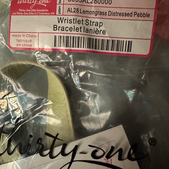 Thirty-One Cream Wallet - Picture 2 of 9